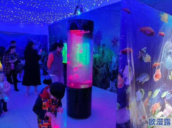 震惊！美女被到流水的视频引发热议，网友纷纷讨论背后的真相与影响，令人不寒而栗！