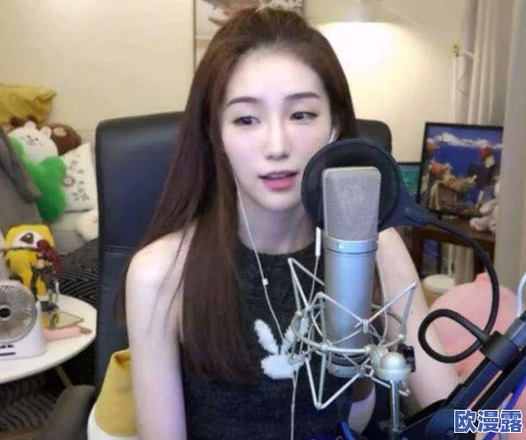 国产主播福利在线:震惊!某知名主播竟然在直播中意外曝光私人生活,粉丝反应热烈引发热议! 国产主播福利在线:震惊!某知名主播竟然在直播中意外曝光私人生活,粉丝反应热烈引发热议!