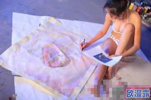 裸体美女照(无内衣)引发热议网友纷纷评论称美丽与艺术的界限何在