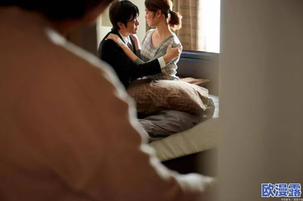 和前辈夫妇交换性3中文字幕,这部影片引发了网友们的热议,大家对其情节和表现手法各有看法 和前辈夫妇交换性3中文字幕,这部影片引发了网友们的热议,大家对其情节和表现手法各有看法